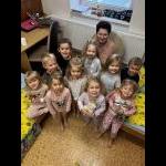 Babičky a dědečkové čtou dětem (Foto: )