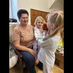 Babičky a dědečkové čtou dětem (Foto: )